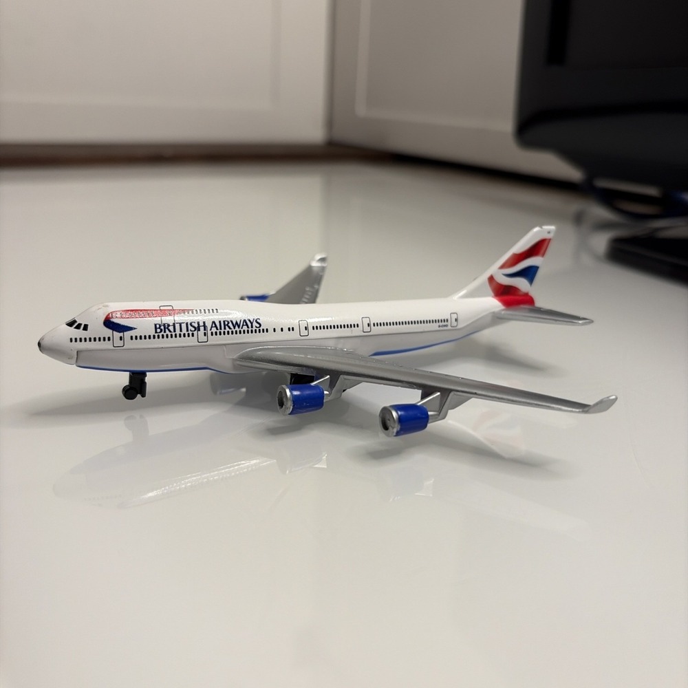 Daron RealToy RT6005 Boeing 787 British Airways Diecast Jet Airliner